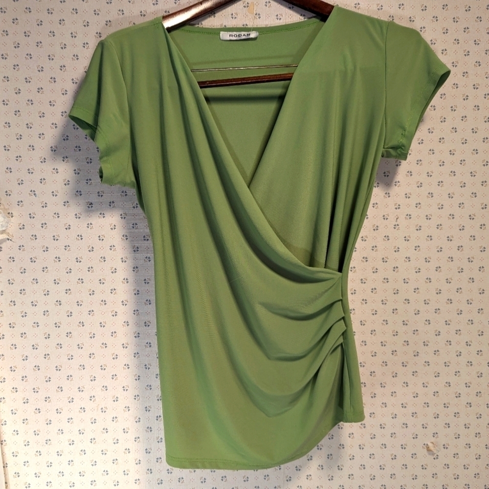 💚 Rodan S Blouse Rouging Canadian Brand Lime Flattering
